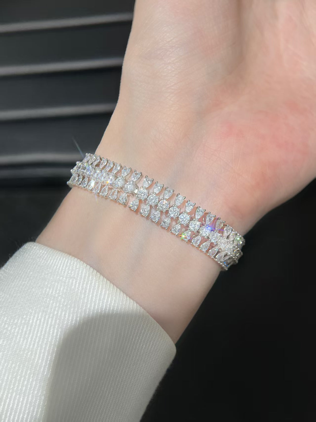 White gold high carbon flash bracelet