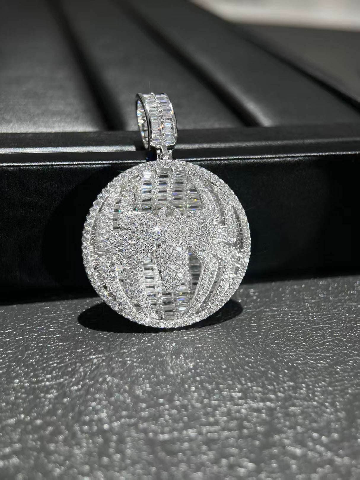 Spider Round Pendant