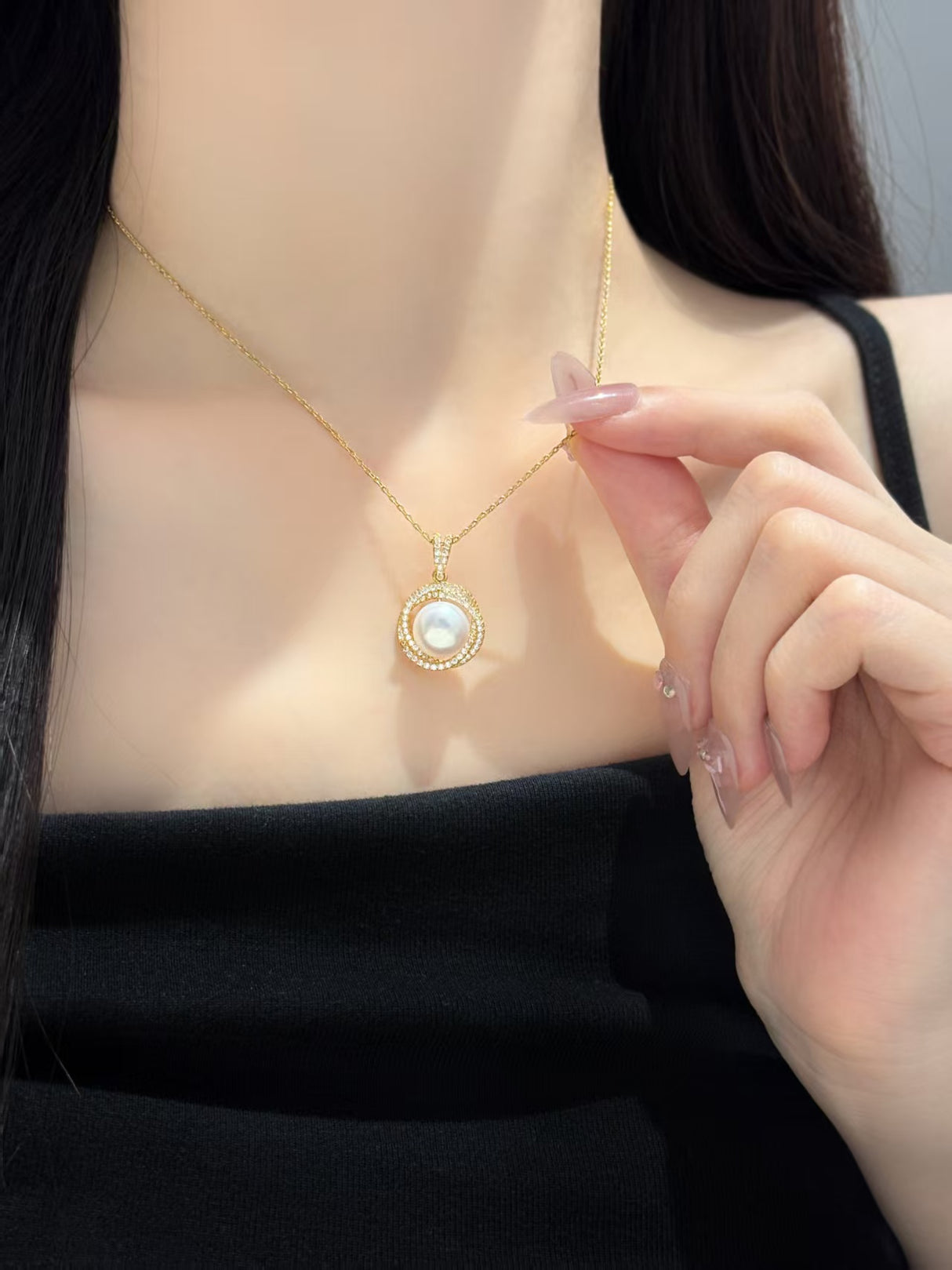 Shell Pearl Pendant Necklace