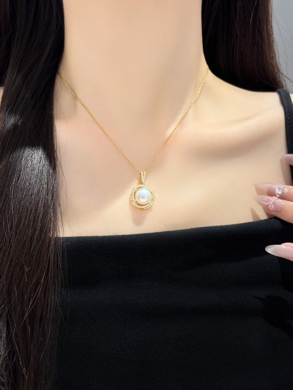 Shell Pearl Pendant Necklace