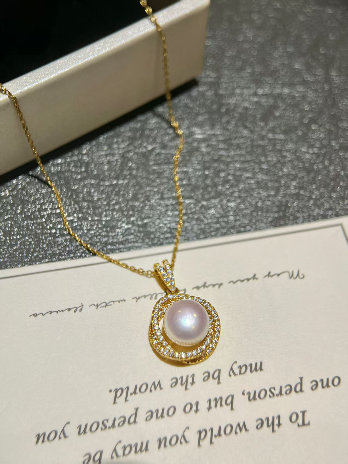Shell Pearl Pendant Necklace