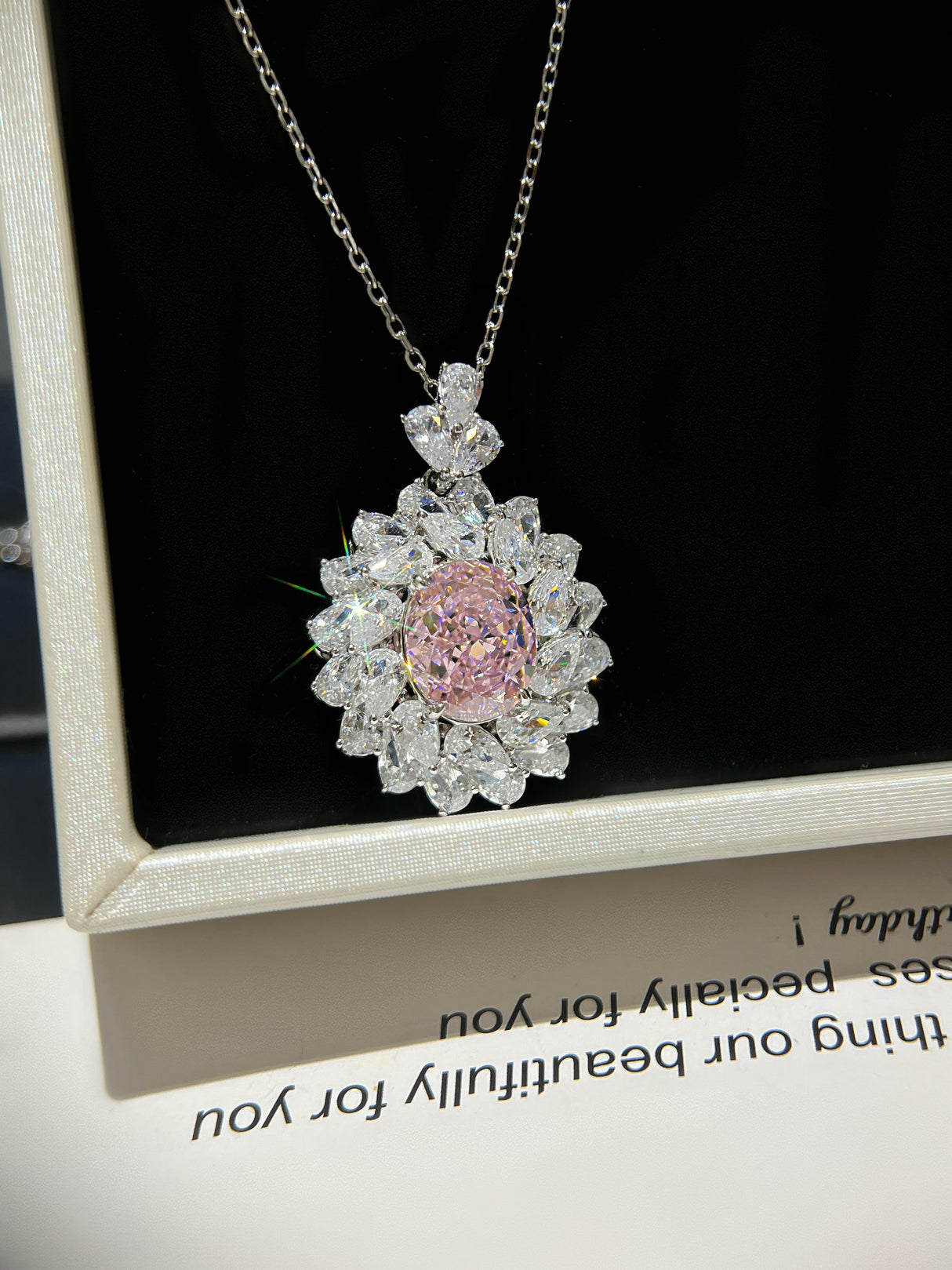 Brilliant high-end pink gemstone necklace