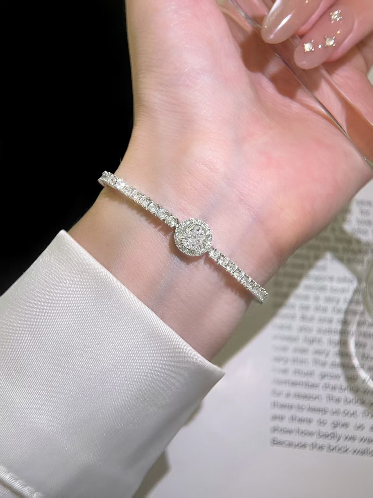 Shining Round Pendant Bracelet