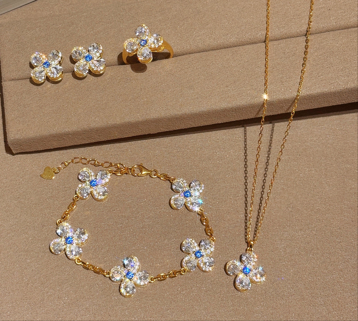 🎁 Enjoy $100 OFF the Aurea Fortuna Series Complete Set — an elegant collection for the season