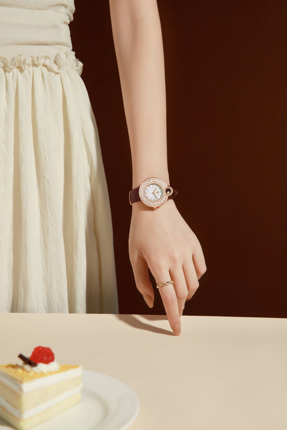 Opaline Pearl Watch