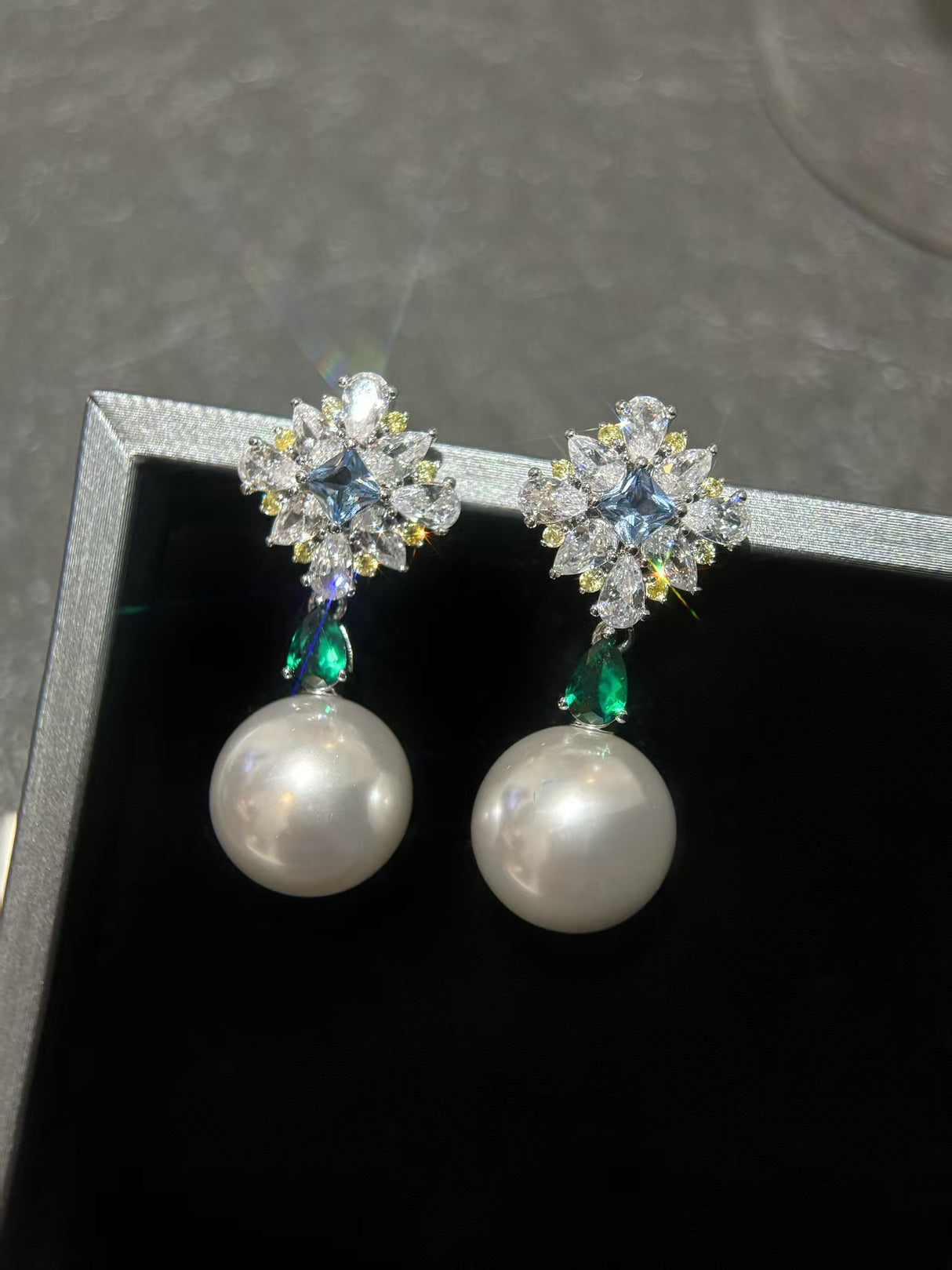 Snowflake Pearl Earrings