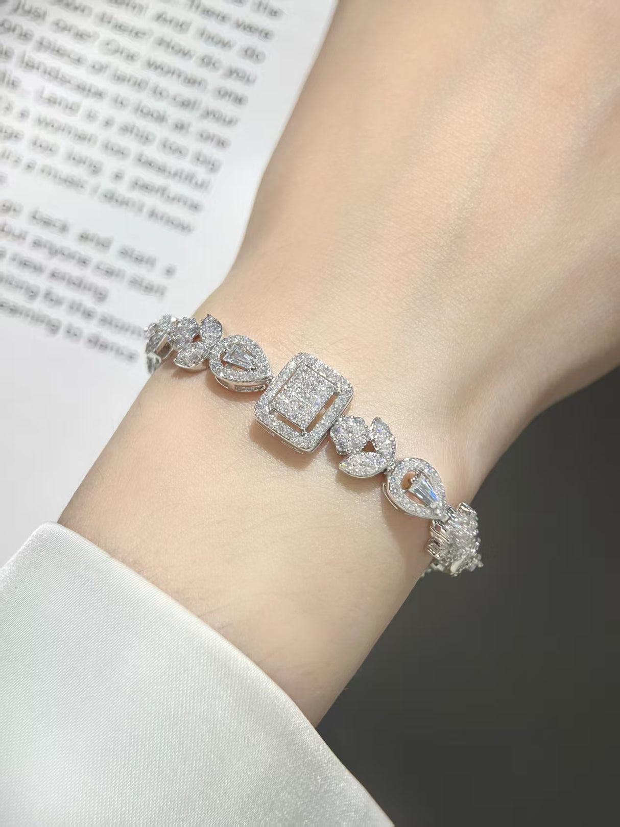 Light Luxury Bracelet