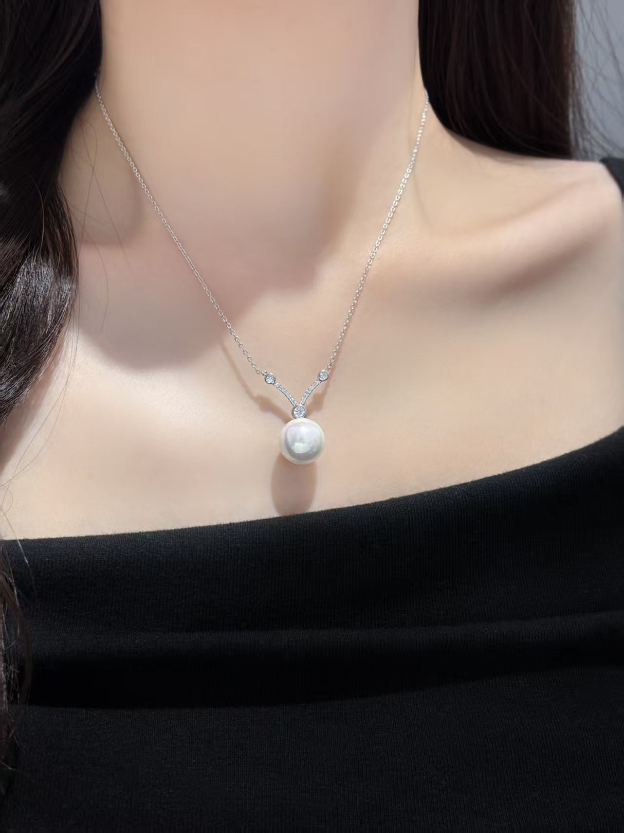 Y-shaped Pendant Pearl Necklace
