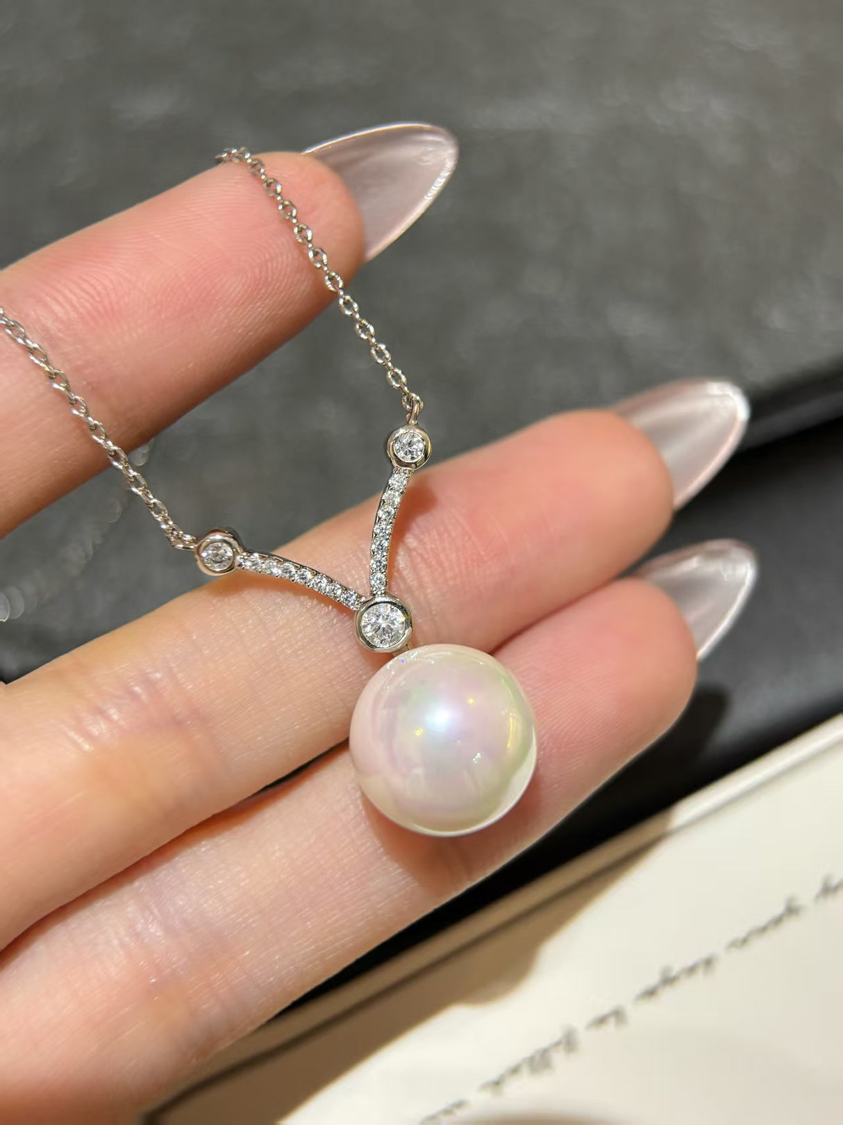 Y-shaped Pendant Pearl Necklace